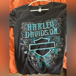 Women’s Harley Davidson shirt